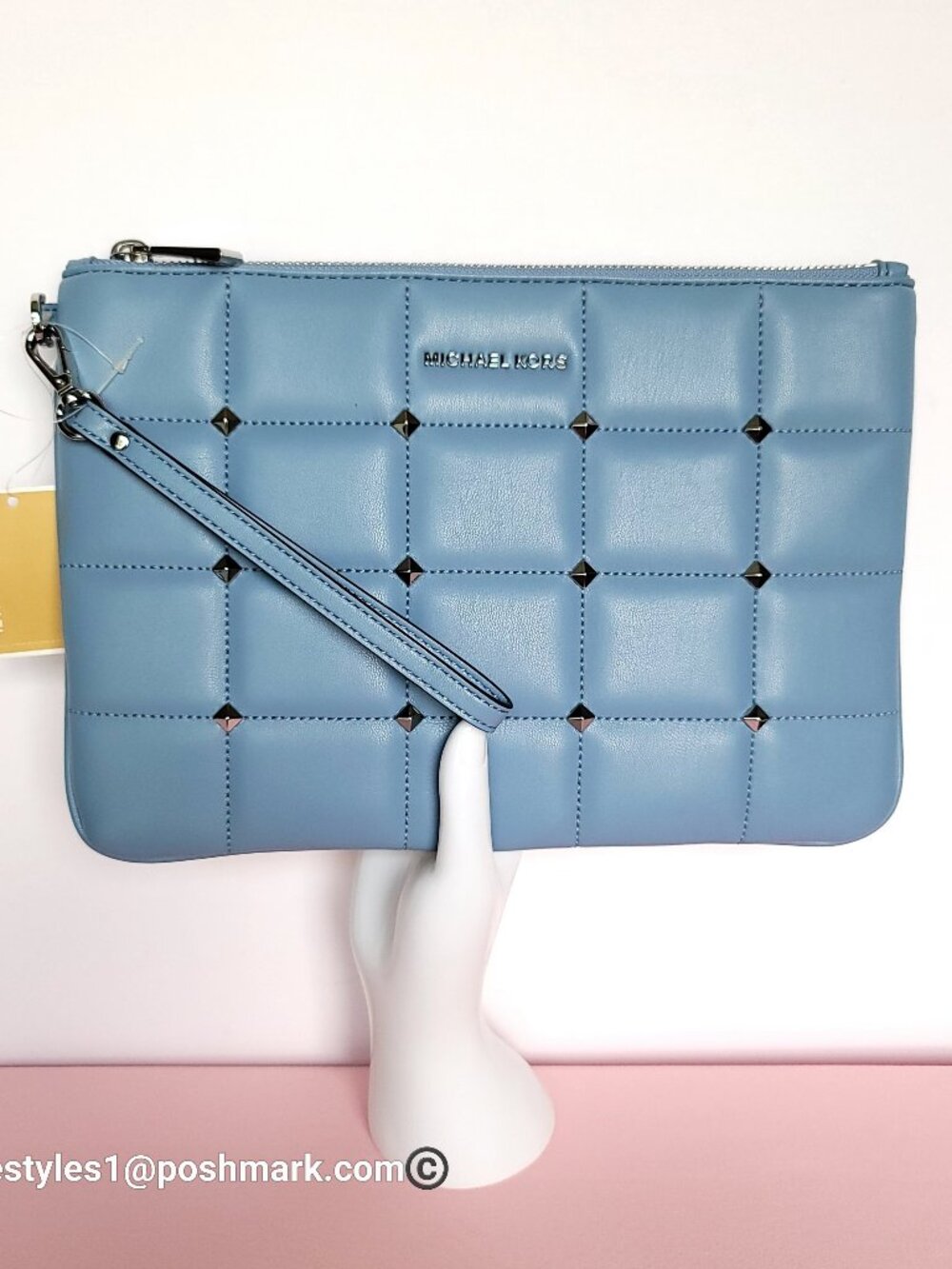 MICHAEL KORS Jet Set Soft Quilted Top-Zip Large Pouch with Wrist Strap-Chambray⭐
